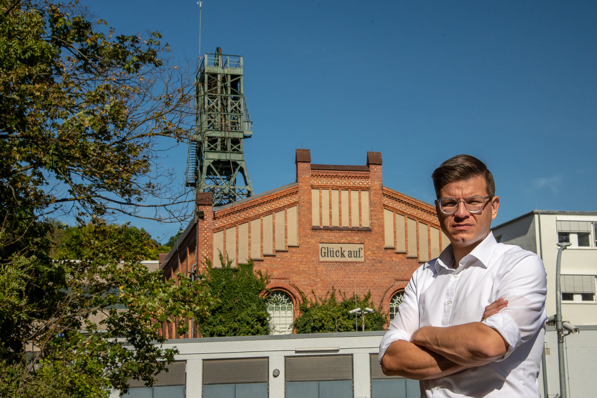 Björn Försterling vor der Schachtanlage Asse II